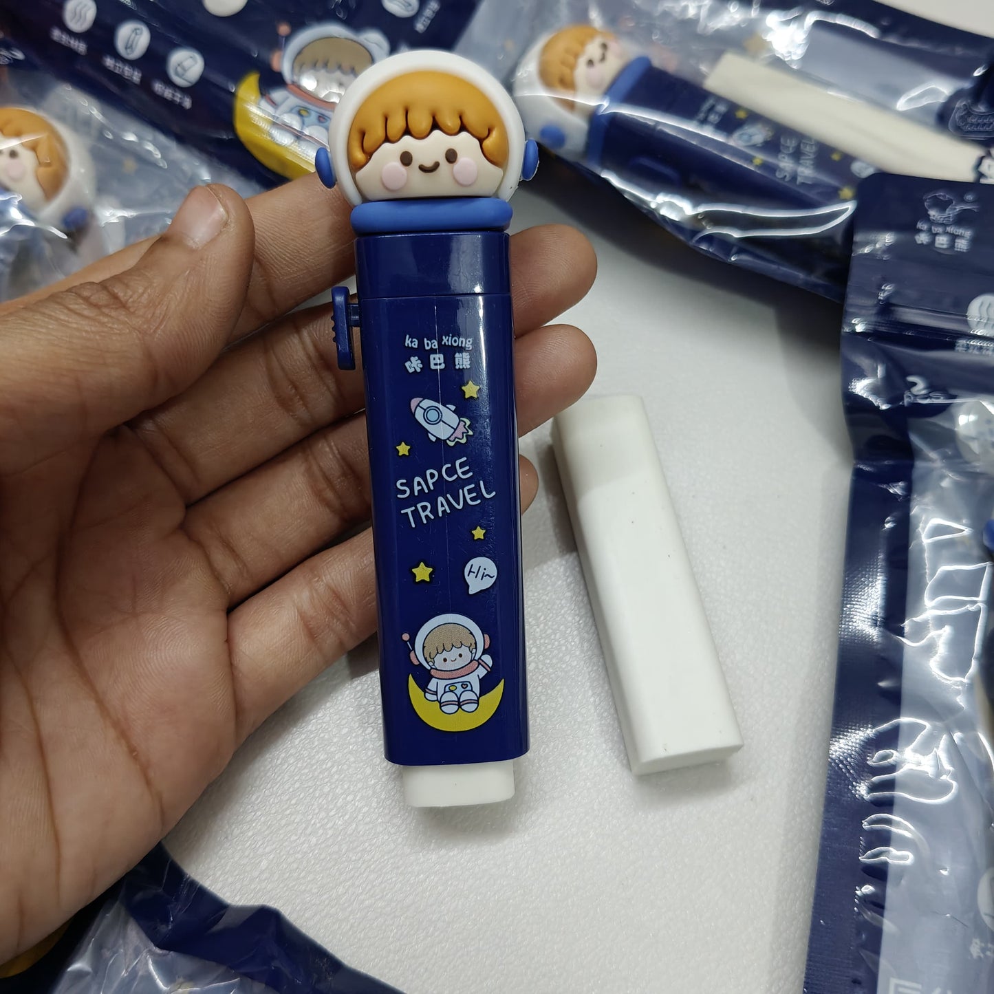 Plush Rubber Pull - Astronaut